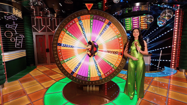 funkytime-gif.gif.a07738c3ff9efb944d046234b0ade3c4.gif